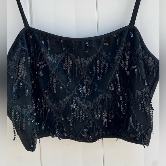 Lishly Tops - Lishly Black Adjustable Spaghetti Strap Sequined Fringe Crop Top Women's Size 12